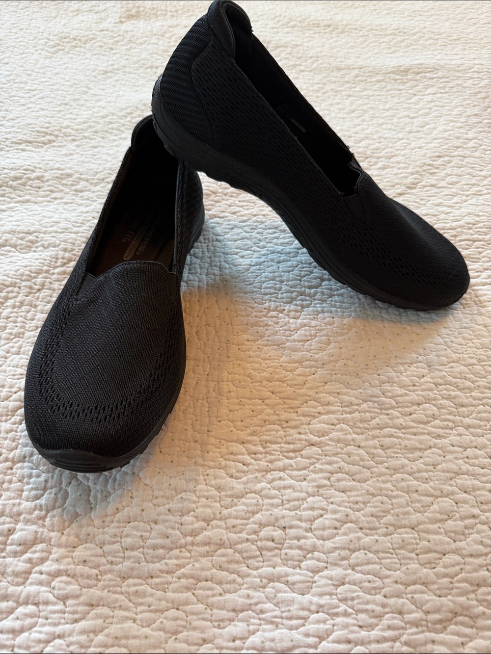 Skechers Raggae Fest Willow Vibe Women's Black Slip-On Knit Casual Loafers